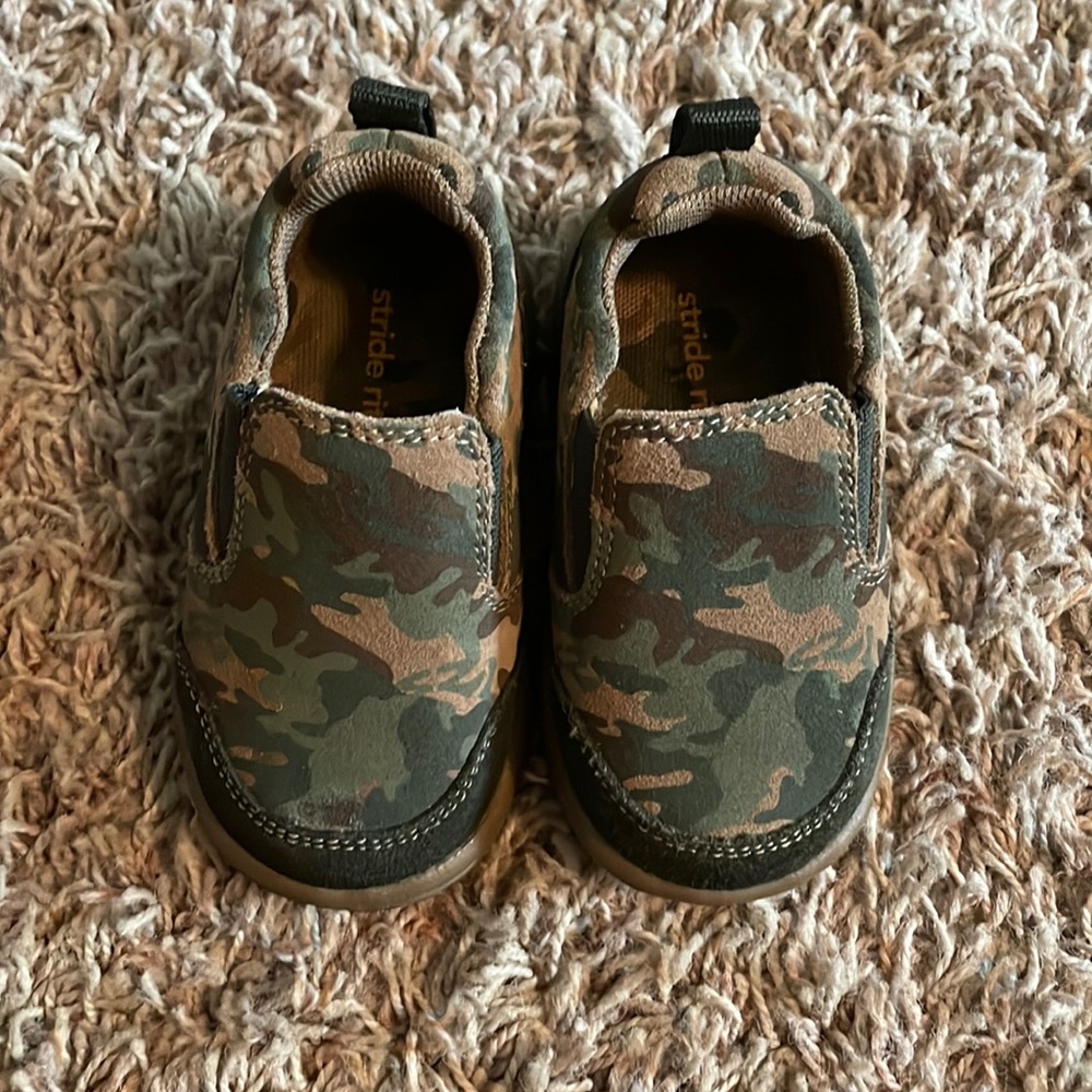 Stride right camo shoes